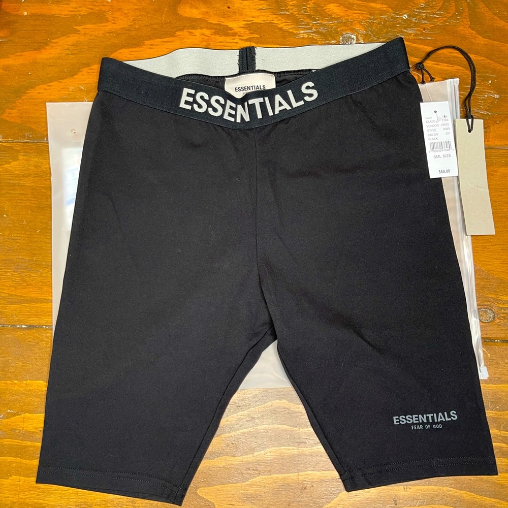 FOG Essentials bike shorts